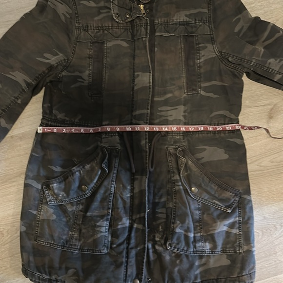 American Eagle Jacket camo print - Picture 5 of 7